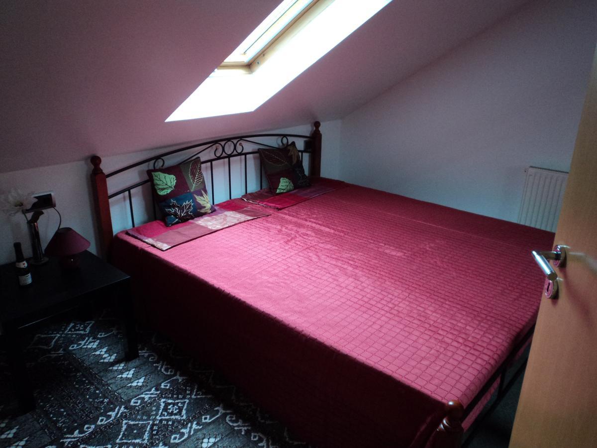 Ferienwohnung Rudolf-Lindner Neustadt an der Aisch Exterior foto